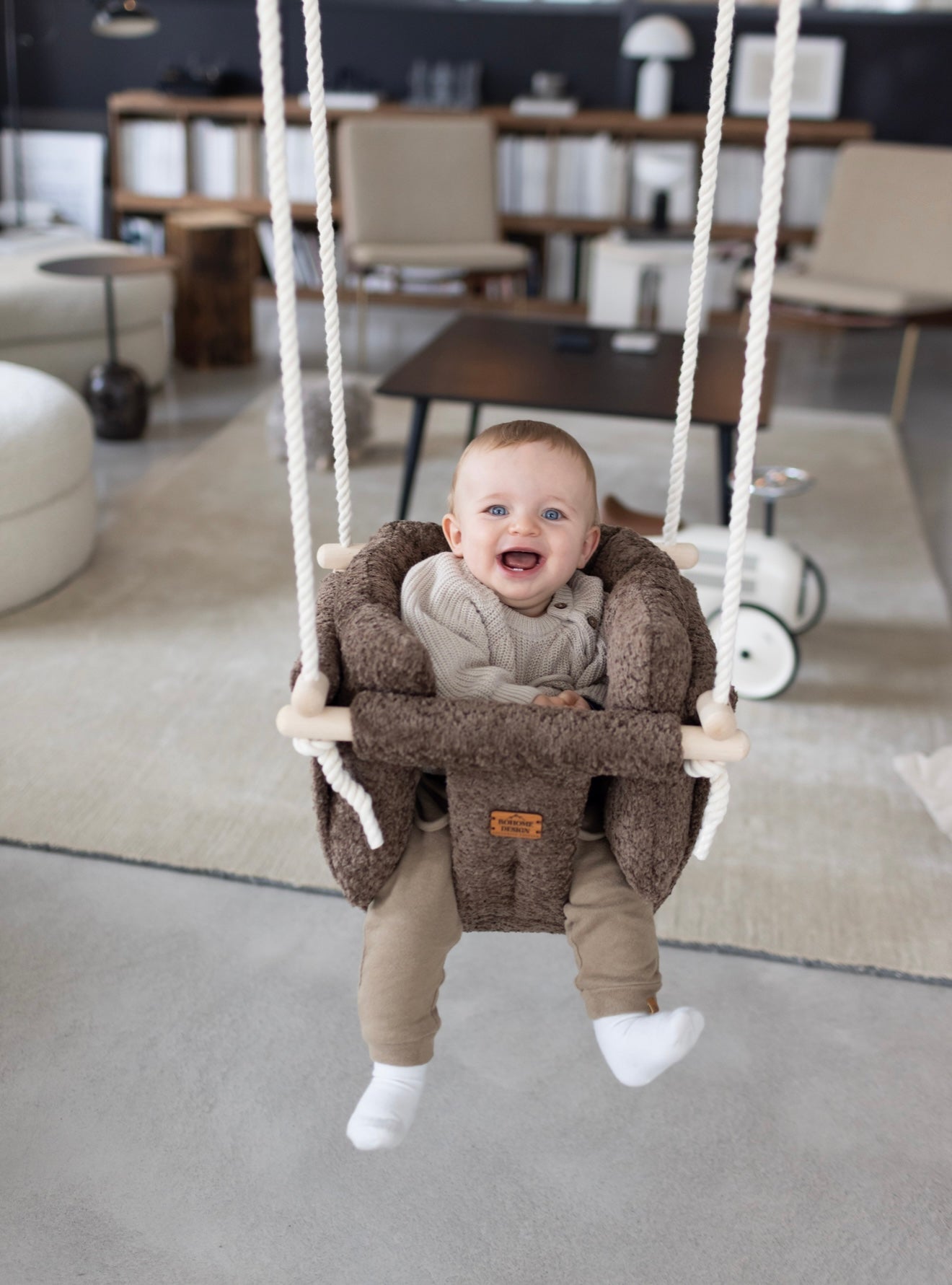 Alpine Chalet Premium Ljuljaška - Ručno rađena ljuljaška za bebe