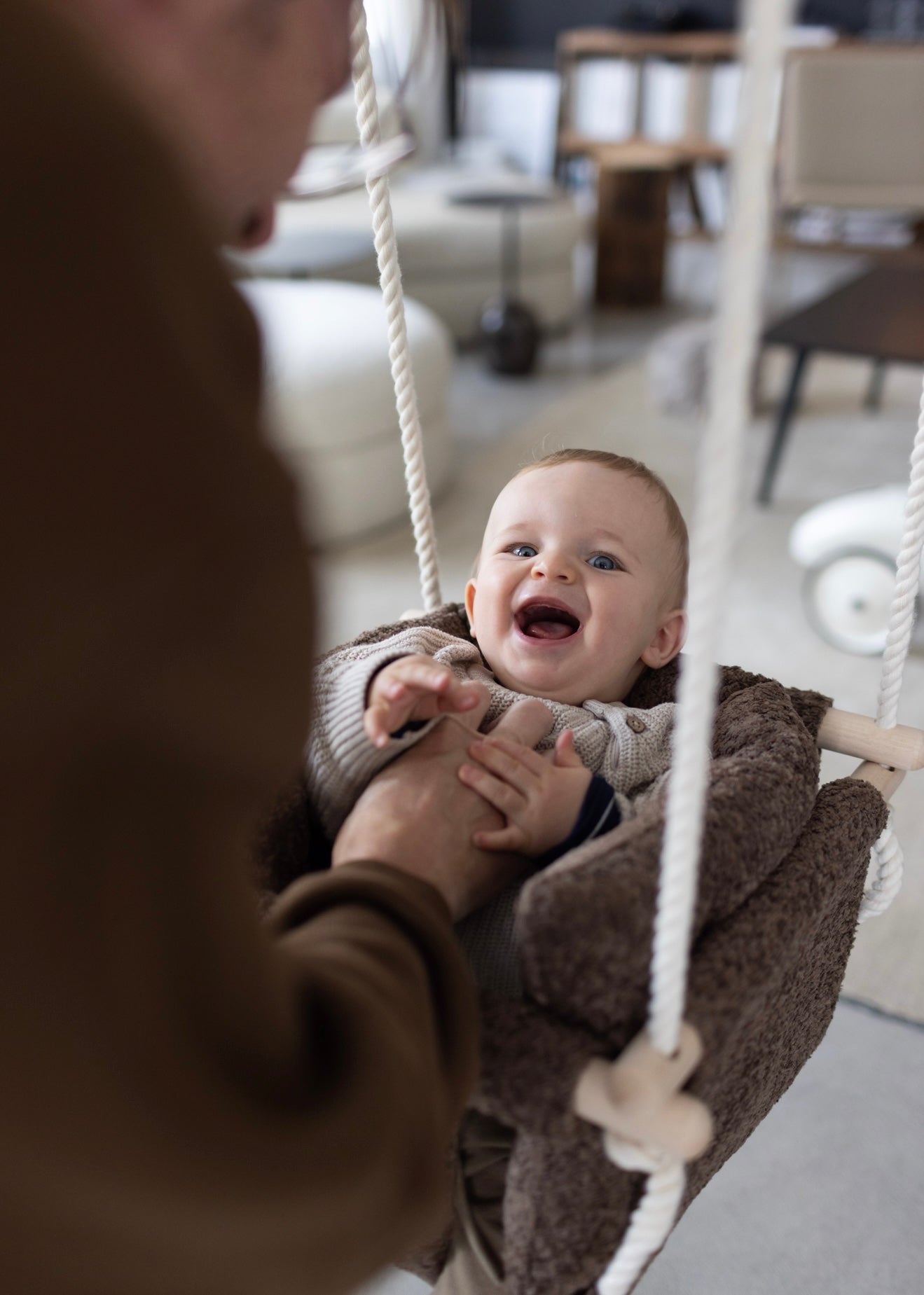 Alpine Chalet Premium Ljuljaška - Ručno rađena ljuljaška za bebe