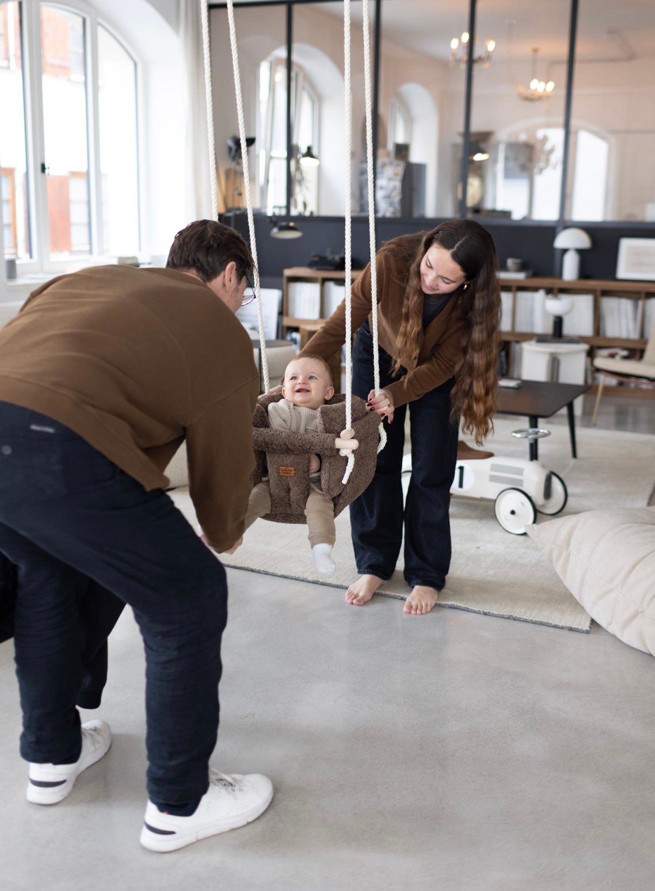 Ljuljaska u dnevnoj sobi bohome design